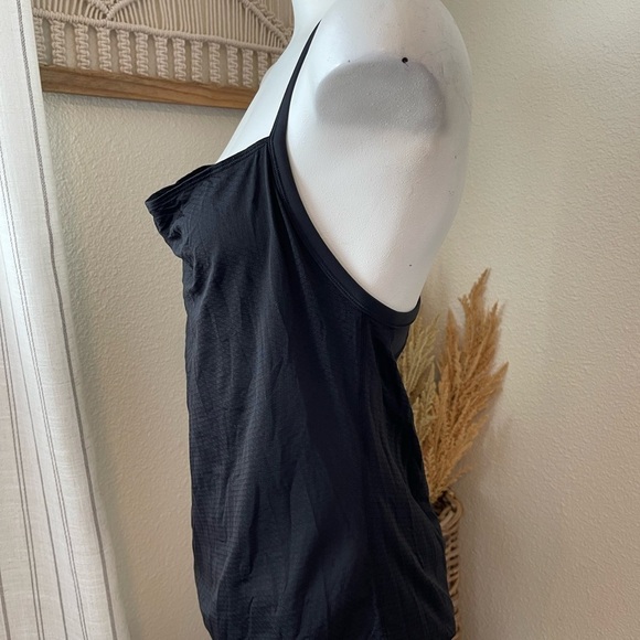 Lululemon Black Tank Top Built in Sports Bra & Open Back Size 2/4 - Picture 4 of 12